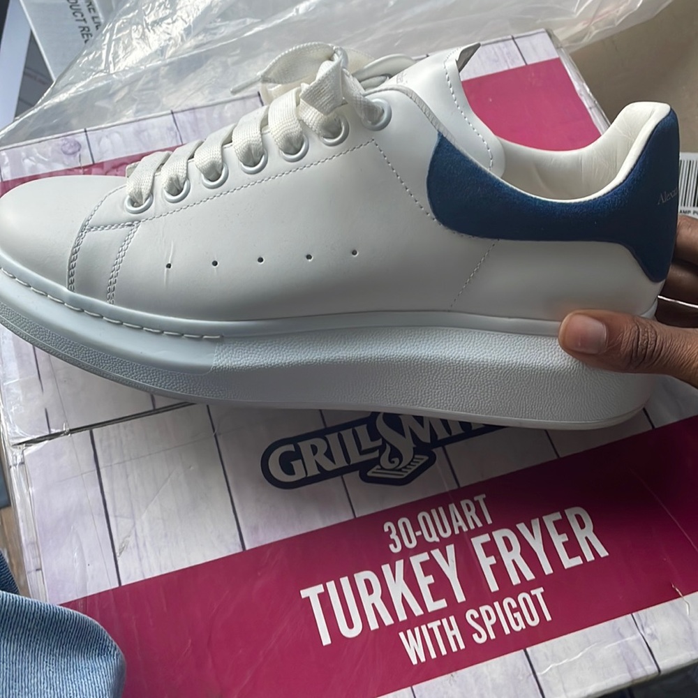 These only been wore 2 twice they still new
